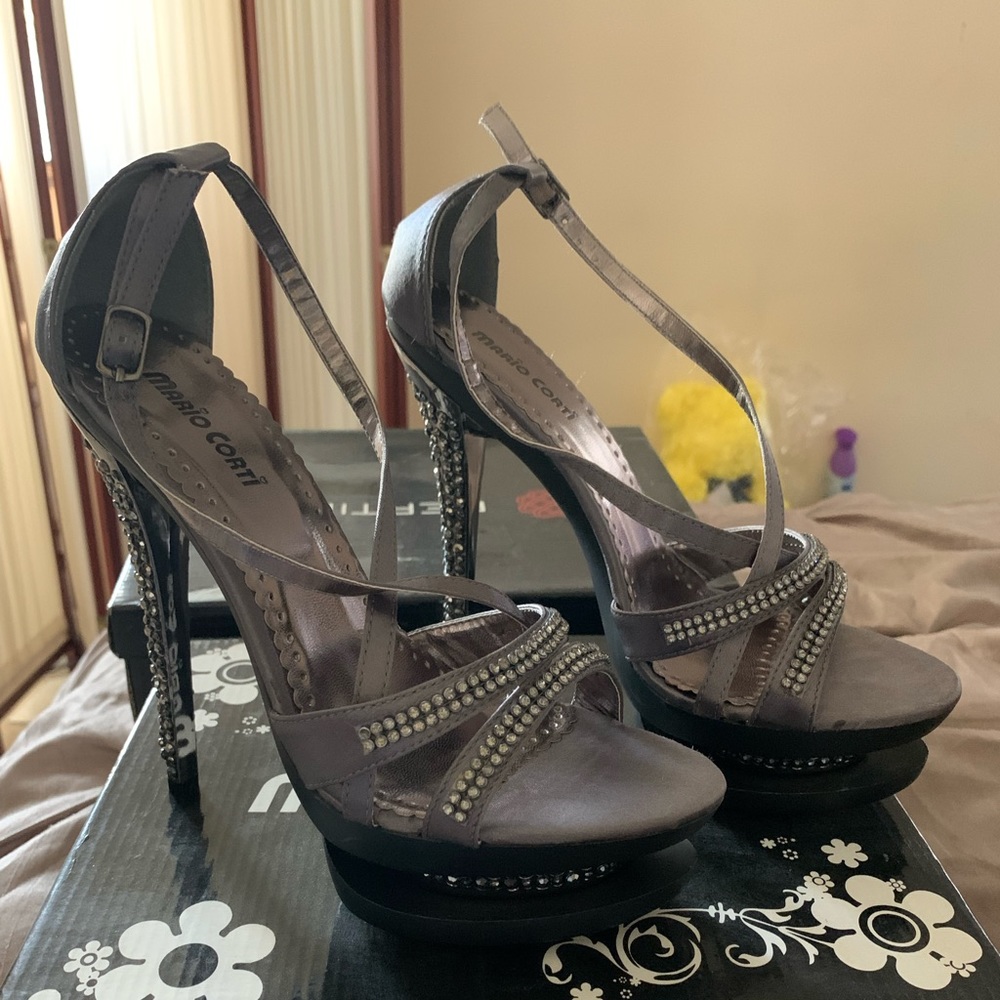 Sexy open toe shoes. Bling bling